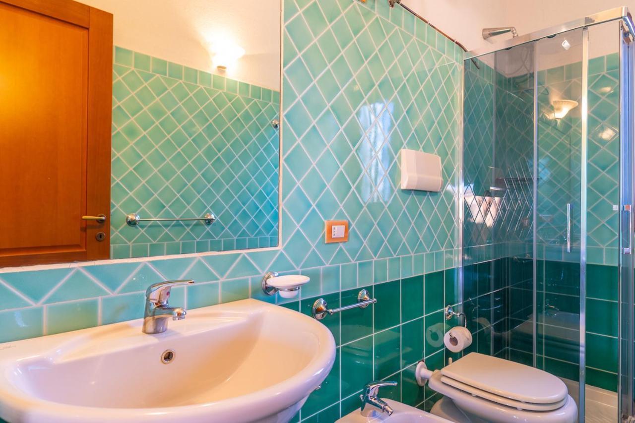 Il Faro San Teodoro Aparthotel Ngoại thất bức ảnh